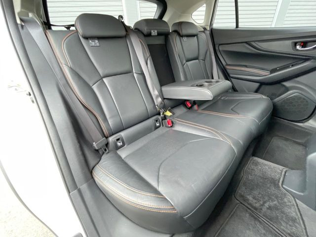 コンパクトカーですが、セカンドシートは十分な広さがあり快適にお乗りいただけます♪シートを倒して大きな荷物を積んだりと、用途の幅が広い1台です。