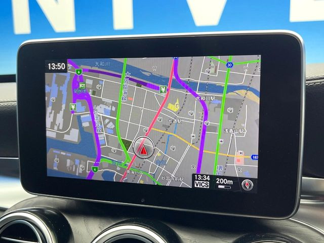 ●純正ナビ:一体感のあるナビは、高級感ある車内を演出してくれます。オーディオ機能も充実しておりますので、運転もより楽しめます♪