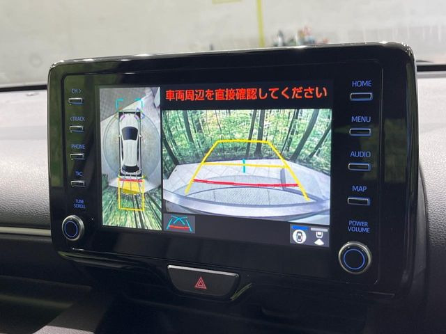【パノラミックビューモニター】専用のカメラにより、上から見下ろしたような視点で360度クルマの周囲を確認することができます☆死角部分も確認しやすく、狭い場所での切り返しや駐車もスムーズに行えます。
