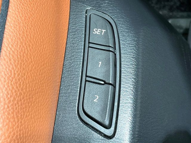 【メモリー機能付きパワーシート】ドライバーごとに設定したシート位置を記憶して、ボタン一つで切り替えできる便利な機能!運転する方が複数名いらっしゃるご家庭におすすめです♪