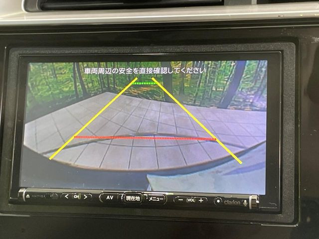 【バックカメラ】駐車時に後方がリアルタイム映像で確認できます。大型商業施設や立体駐車場での駐車時や、夜間のバック時に大活躍!運転スキルに関わらず、今や必須となった装備のひとつです!