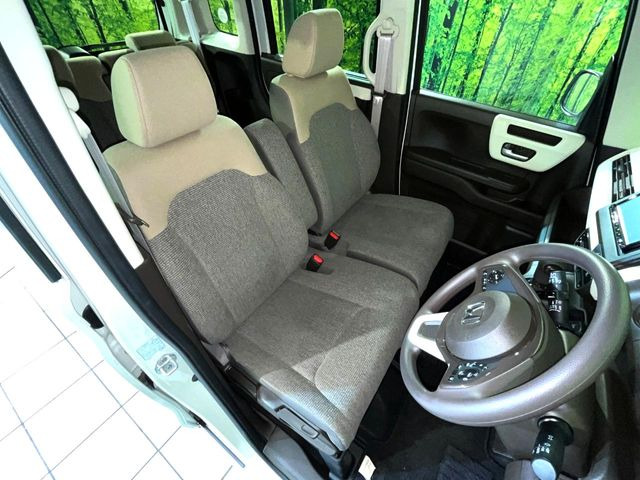 運転席シート廻りは使用感も少なく、良好な状態となっています。丁寧に使われていたことがよくわかりますね。
