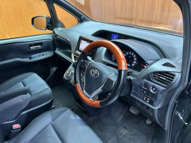 ヴォクシー2.0 ZS