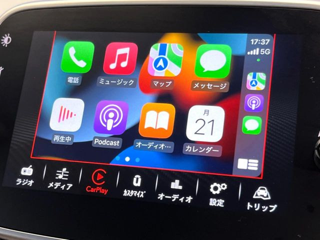 ●Apple Car Play:スマホとの有線接続で、ナビ・オーディオ再生などスマホのアプリ機能が画面でも使える便利機能です!