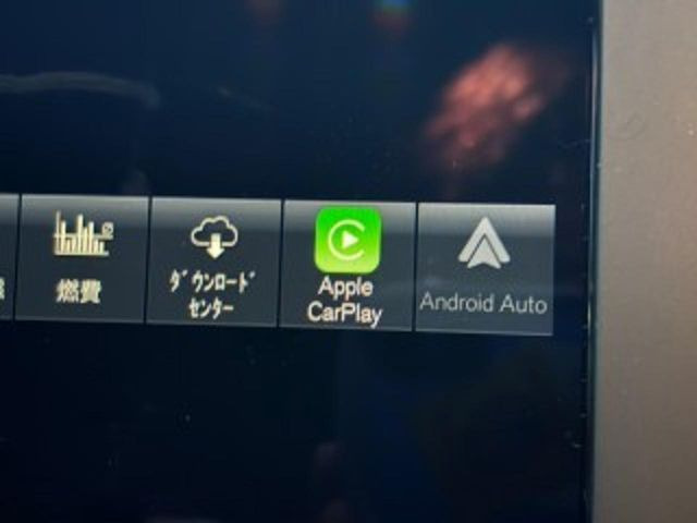 ��Apple Car Play:�X�}�z�Ƃ̗L���ڑ��ŁA�i�r�E�I�[�f�B�I�Đ��ȂǃX�}�z�̃A�v���@�\����ʂł��g����֗��@�\�ł�!