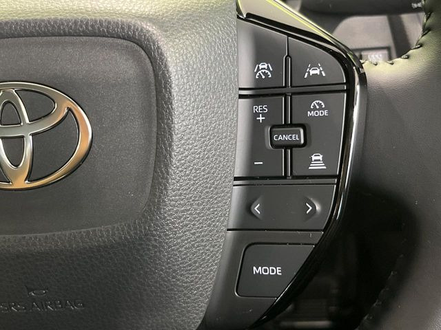 【レーダークルーズコントロール】高速道路での長距離走行が楽に!!自動で速度を保つクルーズコントロールが、衝突軽減システムと連携し、前方の車両を感知して車間を保つように速度調節してくれます!!
