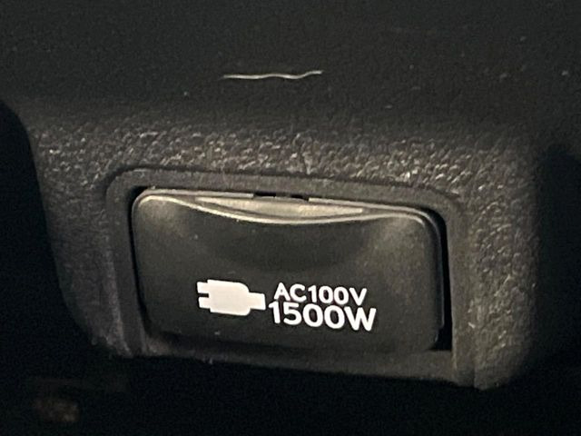 【1500Wアクセサリーコンセント】消費電力1500Wまでの家電が使えます。キャンプやスポーツ・アウトドアでのアクティビティはもちろん、災害・停電の際に大活躍♪
