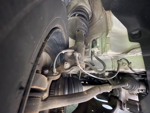 お車を安心してお乗りいただく為には、足回りの定期点検が欠かせません。サービスサポート(有償保証)では無料点検もご提供しており、安心のカーライフをお過ごしいただけるサポート体制が整っています。