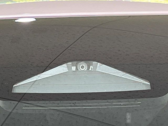 【トヨタセーフティセンス】走行中に前方の車両等を認識し、衝突しそうな時は警報とブレーキで衝突回避と被害軽減をアシスト。より安全にドライブをお楽しみいただけます。