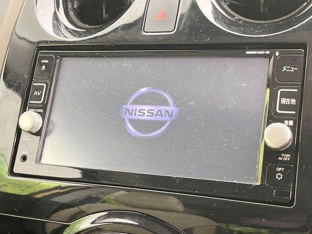 【純正ナビ】人気の純正ナビを装備しております。ナビの使いやすさはもちろん、オーディオ機能も充実!キャンプや旅行はもちろん、通勤や買い物など普段のドライブも楽しくなるはず♪