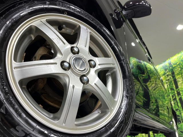 �y14�C���`�A���~�z�C�[���z�O�ςɃ}�b�`�����A���~�z�C�[���𑕒����Ă���܂��B�e��A���~�z�C�[����A�X�^�b�h���X�^�C�����戵�����Ă���܂��B���񂲑��k����������