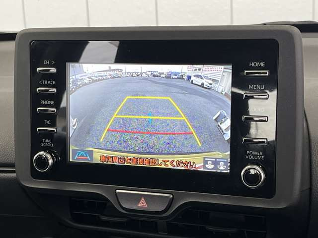 後方モニター表示でバック時の障害物もしっかり見えます!