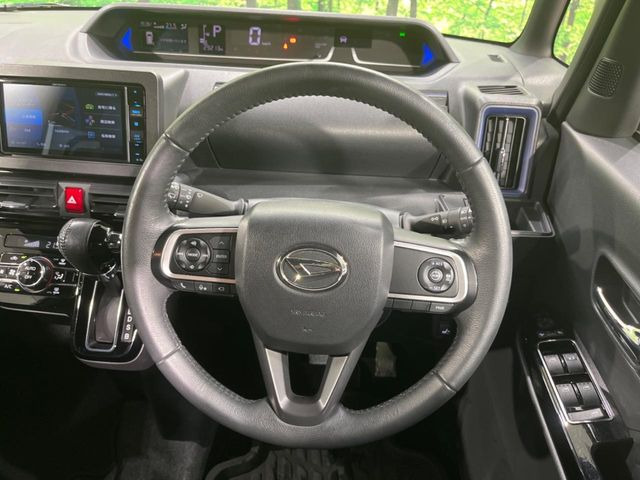【純正革巻きステアリング】上質な革を使用することで、手にしっかり馴染みとても運転しやすいハンドルです♪