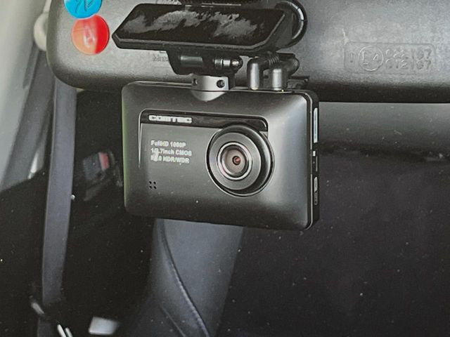 【ドライブレコーダー】ドライブレコーダー装備!走行中はもちろん、あおり運転や事故に遭遇した際、映像で記録し、万一のリスクに備えます。※記録用SDカードはお客様ご自身でご準備いただく必要があります。