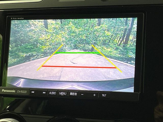 【バックカメラ】駐車時に後方がリアルタイム映像で確認できます。大型商業施設や立体駐車場での駐車時や、夜間のバック時に大活躍!運転スキルに関わらず、今や必須となった装備のひとつです!