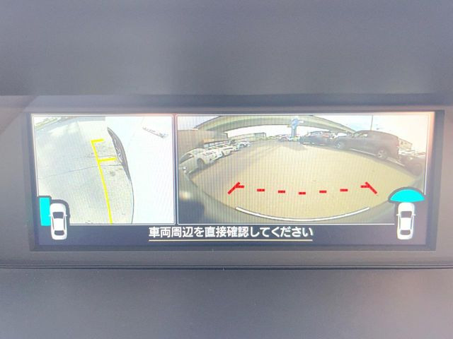 【フロント&サイドカメラ】ドライバーから見にくい死角部分を映像で確認できる前方と左側面にカメラを装着。見通しがきかない場所や住宅密集地などを運転することが多い人におすすめの安心装備です。