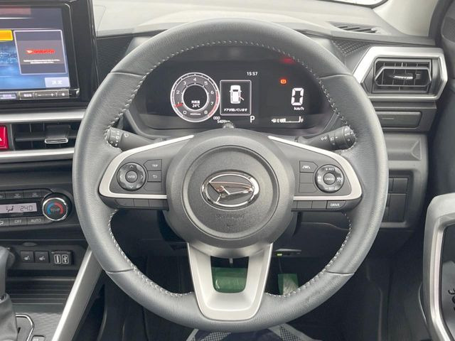 【ステアリングスイッチ】運転中、前方から目線をそらすことなく、オーディオ等の操作が可能な便利機能!安心&快適なドライブを演出してくれます♪