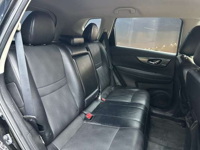 車内もキレイで嫌な臭いもありません☆車内の臭い、汚れが気になる方は内装のスチームクリーナーも施工可能です♪