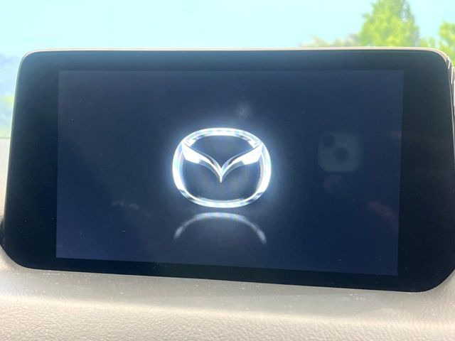【純正ナビ】人気の純正ナビを装備。オーディオ機能も充実しており、Bluetooth接続すればお持ちのスマホやMP3プレイヤーの音楽を再生可能!毎日の運転がさらに楽しくなります!!