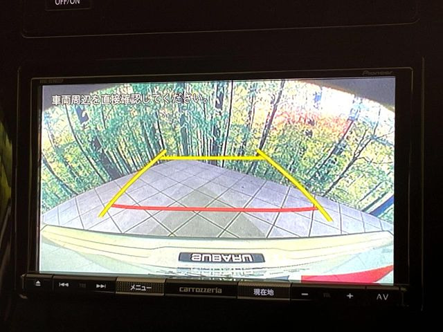 【バックカメラ】駐車時に後方がリアルタイム映像で確認できます。大型商業施設や立体駐車場での駐車時や、夜間のバック時に大活躍!運転スキルに関わらず、今や必須となった装備のひとつです!