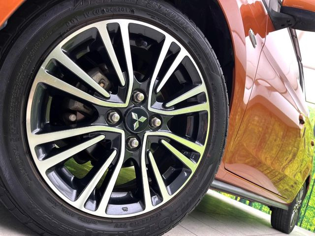 �y����15�C���`�A���~�z�C�[���z�O�ςɃ}�b�`���������A���~�z�C�[���𑕒����Ă���܂��B�e��ЊO�A���~�z�C�[����A�X�^�b�h���X�^�C�����戵�����Ă���܂��B���񂲑��k����������