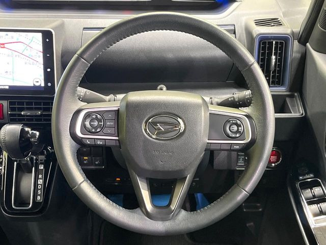 【純正革巻きステアリング】上質な革を使用することで、手にしっかり馴染みとても運転しやすいハンドルです♪