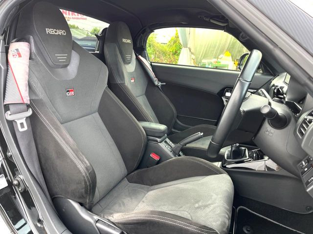 �yRECARO���o�P�b�g�V�[�g�z�l�ԍH�w�Ɋ�Â����ʈ����z�ɂ���č��ւ̕��S�Ⓑ���ԉ^�]���̔�J�������y������ڂŃ��J���Ƃ킩��X�|�[�e�B�ȃ��b�N�X�������ł��B