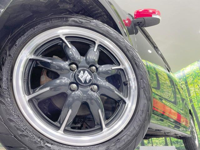 �y����15�C���`�A���~�z�C�[���z�O�ςɃ}�b�`���������A���~�z�C�[���𑕒����Ă���܂��B�e��ЊO�A���~�z�C�[����A�X�^�b�h���X�^�C�����戵�����Ă���܂��B���񂲑��k����������