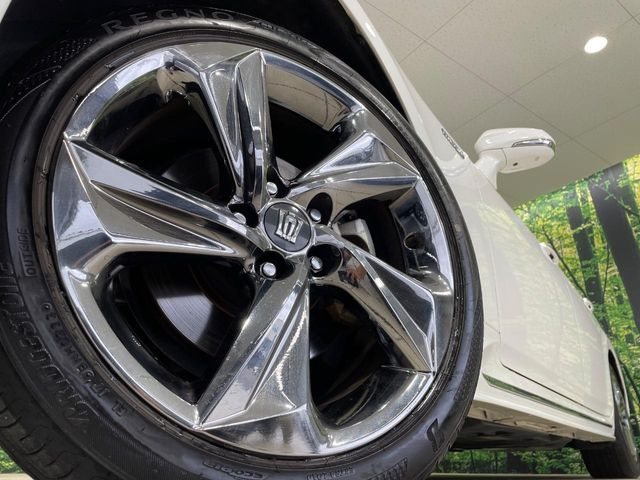 �y����18�C���`�A���~�z�C�[���z�O�ςɃ}�b�`���������A���~�z�C�[���𑕒����Ă���܂��B�e��ЊO�A���~�z�C�[����A�X�^�b�h���X�^�C�����戵�����Ă���܂��B���񂲑��k����������