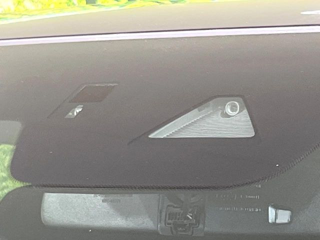 【アドバンストスマートシティブレーキサポート】走行中に前方の車両等を認識し、衝突しそうな時は警報とブレーキで衝突回避と被害軽減をアシスト。より安全にドライブをお楽しみいただけます。