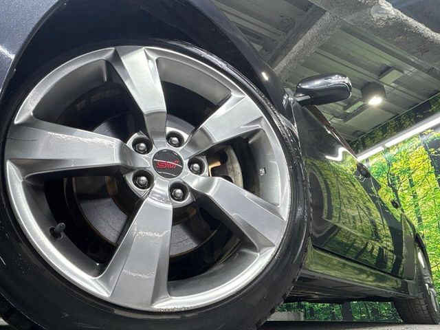 �y����18�C���`�A���~�z�C�[���z�O�ςɃ}�b�`���������A���~�z�C�[���𑕒����Ă���܂��B�e��ЊO�A���~�z�C�[����A�X�^�b�h���X�^�C�����戵�����Ă���܂��B���񂲑��k����������