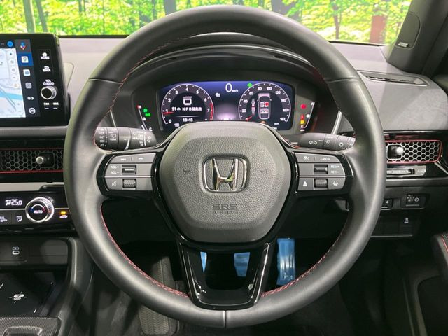 【アダプティブクルーズコントロール】高速道路での長距離走行が楽に!!自動で速度を保つクルーズコントロールが、衝突軽減システムと連携し、前方の車両を感知して車間を保つように速度調節してくれます!!