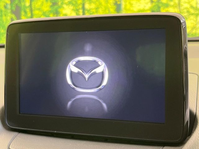 【メーカー純正ナビ】インテリアに溶け込むスタイリッシュな「専用設計」メーカーナビを装備♪視認性や操作性など基本性能にも優れ、より上質なカーライフをお楽しみいただけます。