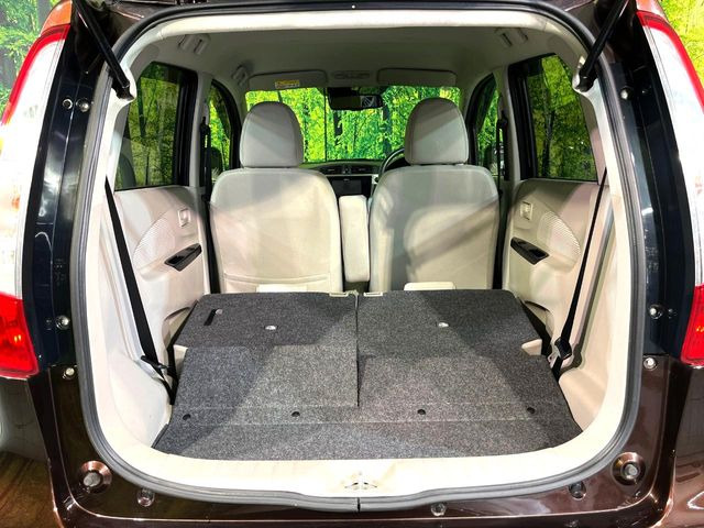 普段のお買い物や通勤、送迎等に十分な荷室スペースを確保しております。セカンドシートを倒すと、大きな荷物の積載も可能です♪