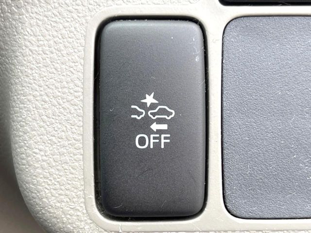 【スマートアシスト】走行中に前方の車両等を認識し、衝突しそうな時は警報とブレーキで衝突回避と被害軽減をアシスト。より安全にドライブをお楽しみいただけます。
