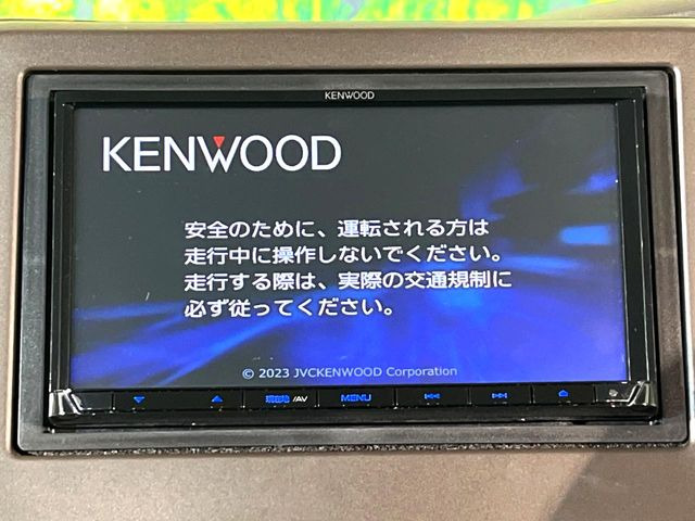 【ナビゲーション】目的地までしっかり案内してくれる使いやすいナビ。Bluetooth接続すればお持ちのスマホやMP3プレイヤーの音楽を再生可能!毎日の運転がさらに楽しくなります!!