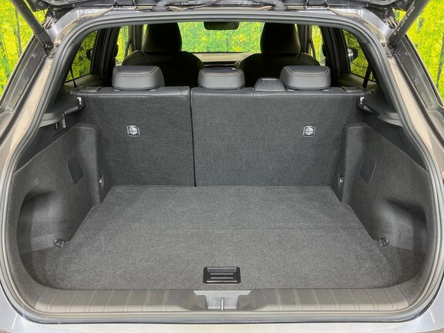 【パワーバックドア】スマートキーや運転席のボタンを押すだけでリアゲートが自動で開閉します!荷物を持っている時や、高い位置にあるバックドアを閉める際に便利な機能です♪