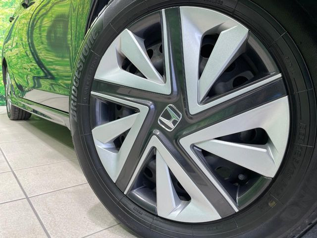 �y����15�C���`�A���~�z�C�[���z�O�ςɃ}�b�`���������A���~�z�C�[���𑕒����Ă���܂��B�e��ЊO�A���~�z�C�[����A�X�^�b�h���X�^�C�����戵�����Ă���܂��B���񂲑��k����������