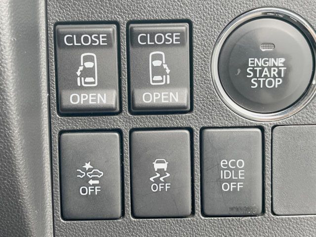 【両側パワースライドドア】スマートキーや運転席のスイッチで後席両側スライドドアの開閉が可能♪電動だから力を入れてドアを開ける必要が無く、小さなお子様でも簡単に開け閉めでき快適です♪