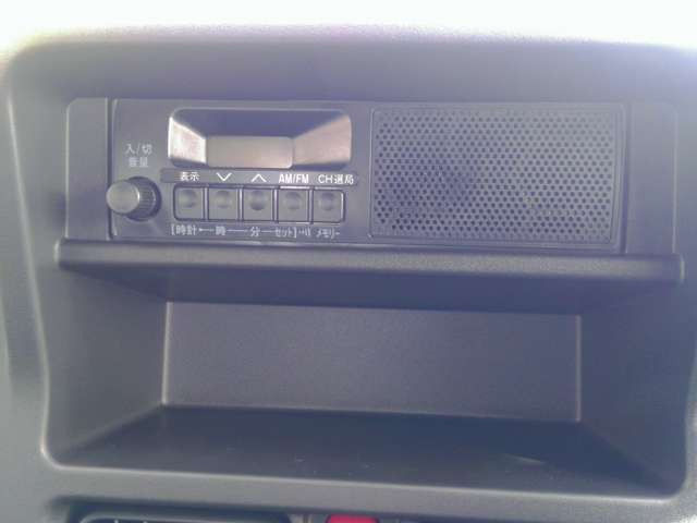 お気に入りの番組を聴きながら楽しく運転できる!純正AM/FMラジオ付き♪ 別途ステレオやカーナビも取り扱っていますのでご相談して下さい。