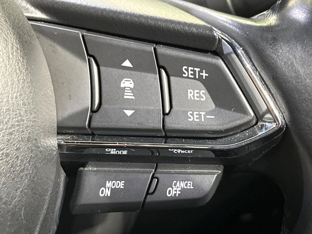 【マツダ・レーダークルーズコントロール】高速道路での長距離走行が楽に!自動で速度を保つクルーズコントロールが、衝突軽減システムと連携し、前方の車両を感知して車間を保つように速度調節してくれます!!