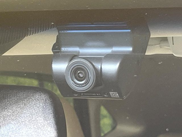 【ドライブレコーダー】ドライブレコーダー装備!走行中はもちろん、あおり運転や事故に遭遇した際、映像で記録し、万一のリスクに備えます。※記録用SDカードはお客様ご自身でご準備いただく必要があります。