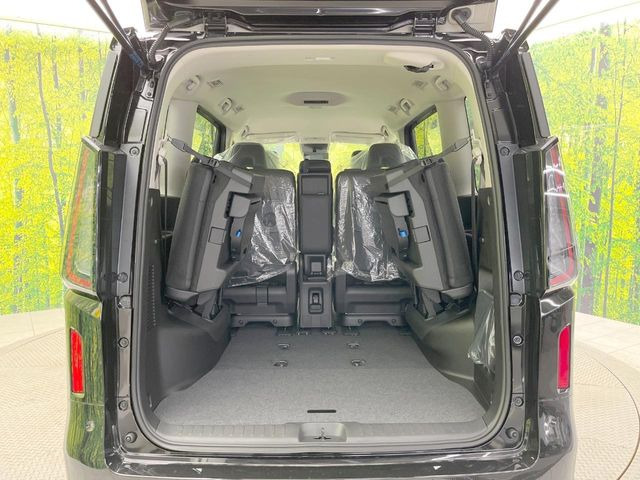 普段のお買い物や通勤、送迎等に十分な荷室スペースを確保しております。セカンドシートを倒すと、大きな荷物の積載も可能です♪