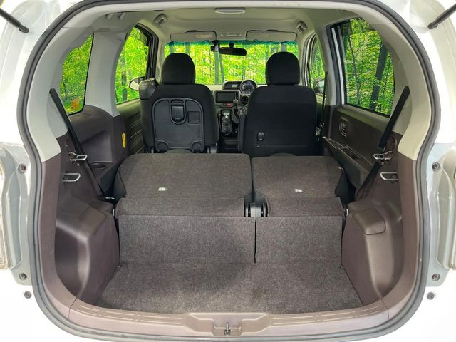 普段のお買い物や通勤、送迎等に十分な荷室スペースを確保しております。セカンドシートを倒すと、大きな荷物の積載も可能です♪