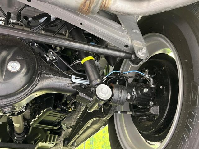 お車を安心してお乗りいただく為には、足回りの定期点検が欠かせません。サービスサポート(有償保証)では無料点検もご提供しており、安心のカーライフをお過ごしいただけるサポート体制が整っています。