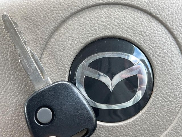 【キーレス】少し離れた場所からでもボタン一つでドアの開錠・施錠ができるのでとっても便利!ドアの鍵穴周りに傷をつけることもありません♪