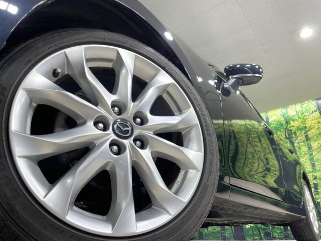 �y����18�C���`�A���~�z�C�[���z�O�ςɃ}�b�`���������A���~�z�C�[���𑕒����Ă���܂��B�e��ЊO�A���~�z�C�[����A�X�^�b�h���X�^�C�����戵�����Ă���܂��B���񂲑��k����������