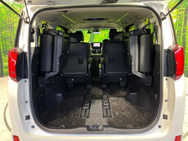 【パワーバックドア】スマートキーや運転席のボタンを押すだけでリアゲートが自動で開閉します!荷物を持っている時や、高い位置にあるバックドアを閉める際に便利な機能です♪