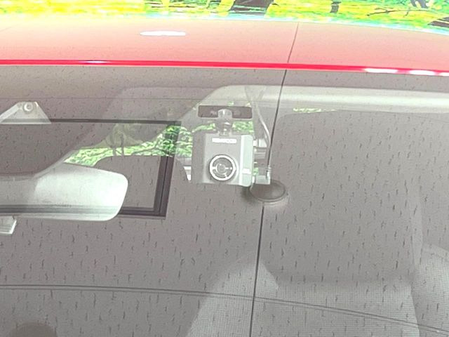 【ドライブレコーダー】ドライブレコーダー装備!走行中はもちろん、あおり運転や事故に遭遇した際、映像で記録し、万一のリスクに備えます。※記録用SDカードはお客様ご自身でご準備いただく必要があります。