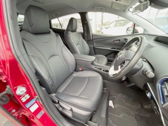 ドライバーによって運転しやすいポジションは異なり、あの車はどうなのか不安なこともありますよね。気になるお車は店頭で乗り込んでご確認いただけます♪